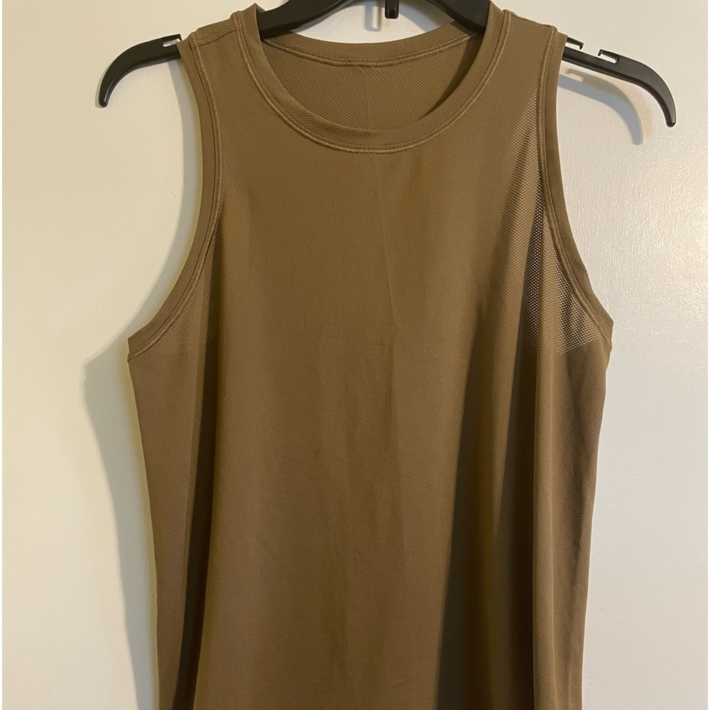 Lululemon top